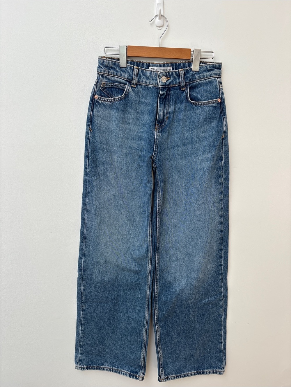 Zara Women’s Medium Blue Straight-Leg Jeans